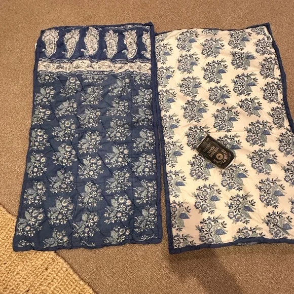 Pair Pottery Barn king shams - Picture 6 of 11